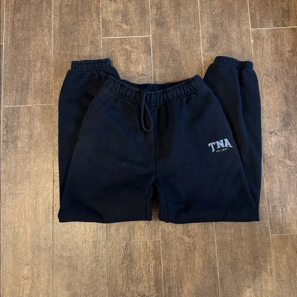 Aritzia/TNA black logo Hoodie and Sweatpants Set - Picture 2 of 3